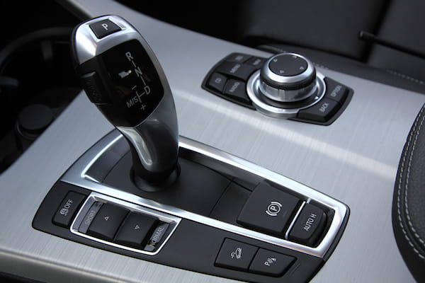 电动驻车制动器